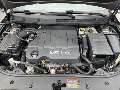 Used 2010 Buick LaCrosse CX image 6