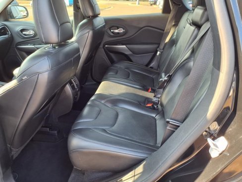 Used 2020 Jeep Cherokee Limited image 16