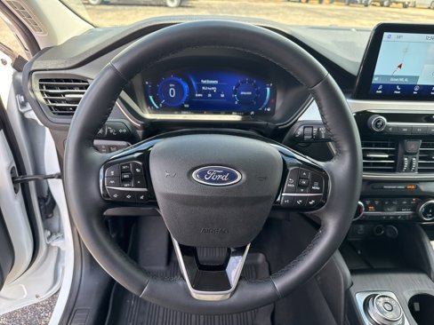 Used 2022 Ford Escape SEL w/ Technology Package image 3