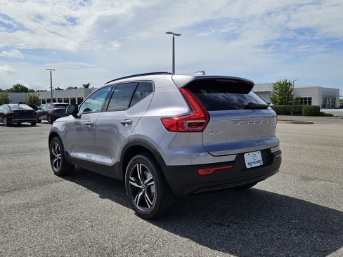 New 2026 Volvo XC40 B5 Core image 5