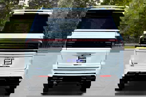 New 2025 Lincoln Navigator L Reserve image 4