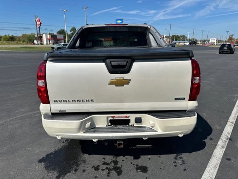 Used 2010 Chevrolet Avalanche LTZ image 6