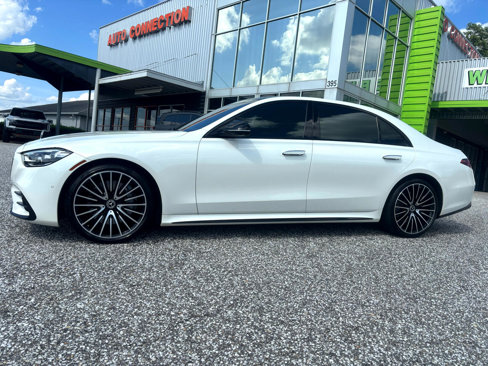 Used 2022 Mercedes-Benz S 580 4MATIC Sedan w/ AMG Line Package image 2