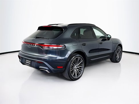 Used 2025 Porsche Macan image 9