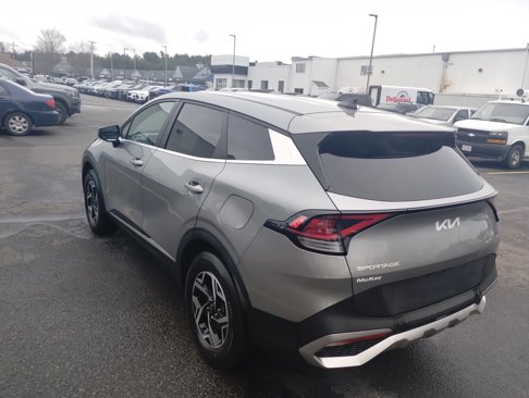 Used 2023 Kia Sportage LX image 5