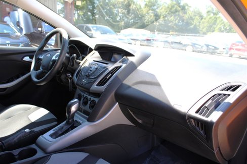 Used 2012 Ford Focus SE image 17