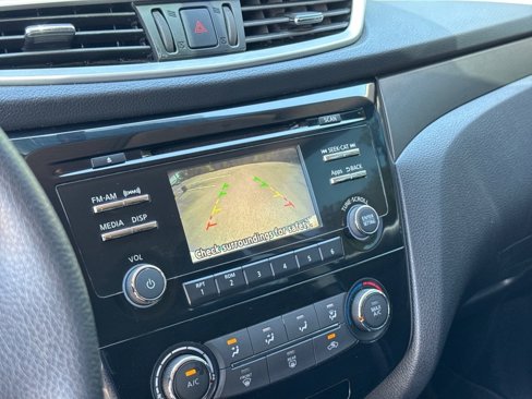 Used 2016 Nissan Rogue S w/ Appearance Package image 27