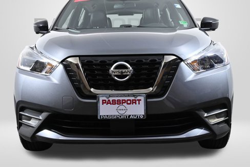 Used 2020 Nissan Kicks SR w/ SR Premium Package image 2