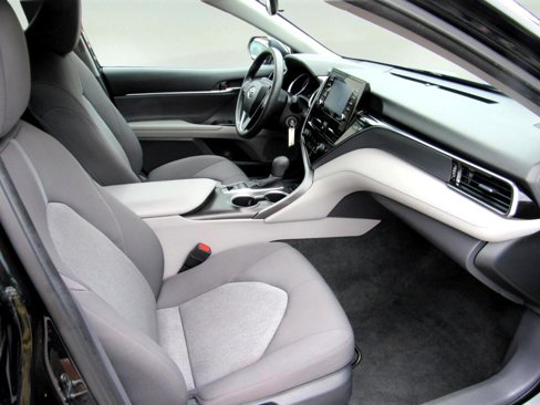 Used 2023 Toyota Camry LE image 30