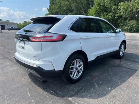 Used 2023 Ford Edge SEL image 4