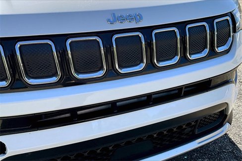 Used 2022 Jeep Compass Limited image 29