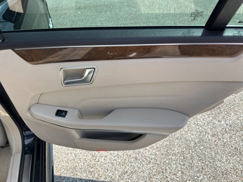 Used 2014 Mercedes-Benz E 350 Sedan image 38