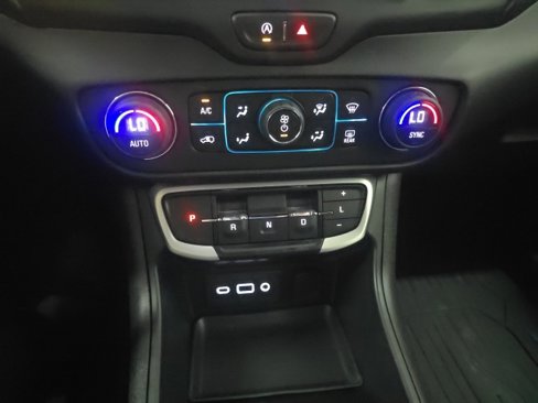 Used 2023 GMC Terrain SLE w/ Driver Convenience Package image 21
