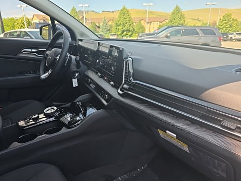 New 2025 Kia Sportage LX image 7