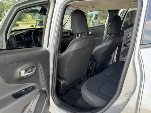 Used 2020 Jeep Renegade Altitude image 33