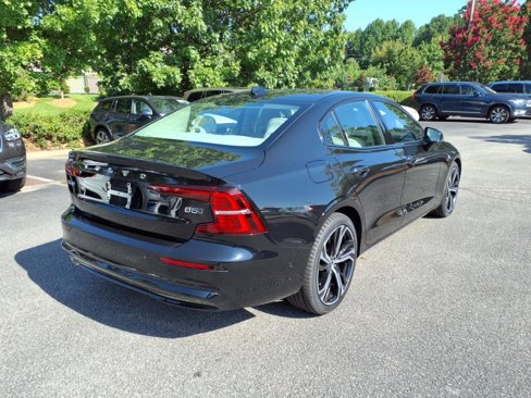 Used 2025 Volvo S60 B5 Plus image 3