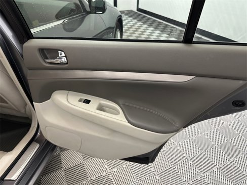 Used 2015 INFINITI Q40 w/ Navigation Package image 17