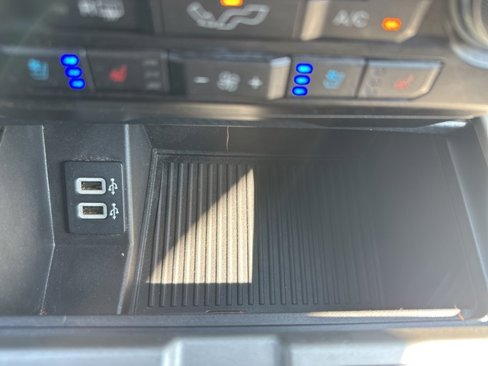 Used 2018 Ford F150 Lariat w/ Equipment Group 502A Luxury image 18