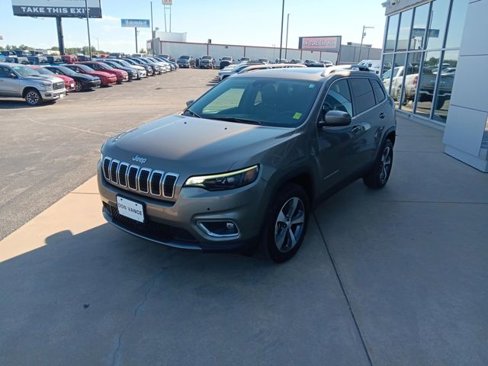 Used 2021 Jeep Cherokee Limited image 2