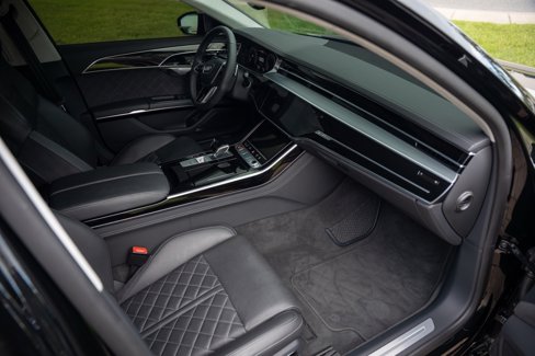 Used 2023 Audi S8 image 17