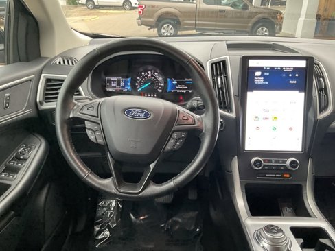 Used 2022 Ford Edge SEL image 13