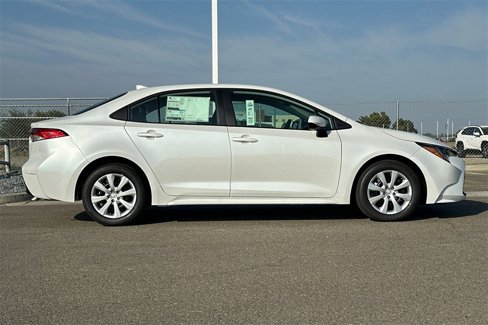 New 2025 Toyota Corolla LE image 3