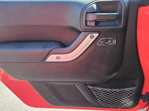 Used 2013 Jeep Wrangler Unlimited Sahara w/ Trailer Tow Group image 16