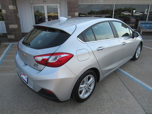 Used 2017 Chevrolet Cruze LT w/ Sun And Sound Package image 5