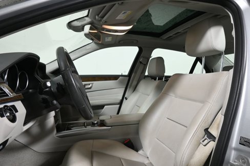 Used 2016 Mercedes-Benz E 350 4MATIC Sedan image 5