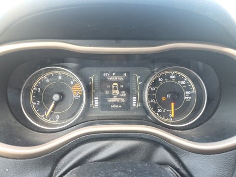 Used 2017 Jeep Cherokee Latitude w/ Comfort/Convenience Group image 18