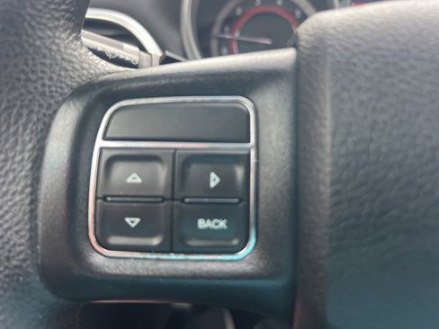 Used 2018 Dodge Journey SE w/ Blacktop Package image 32
