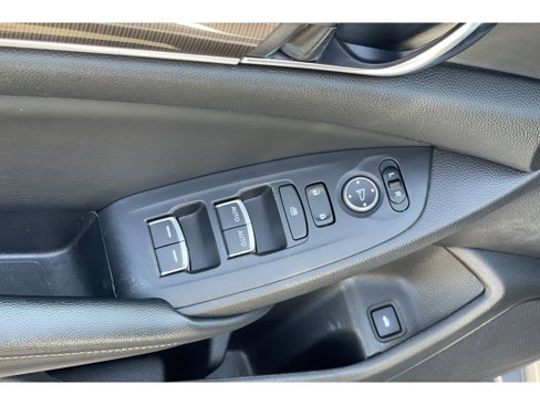 Used 2018 Honda Accord Sport image 12