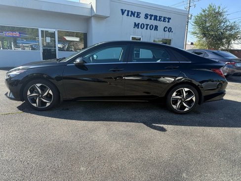 Used 2023 Hyundai Elantra Limited w/ Cargo Package image 2