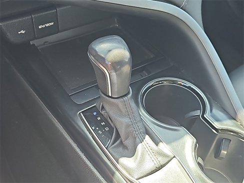 Used 2020 Toyota Camry SE image 13