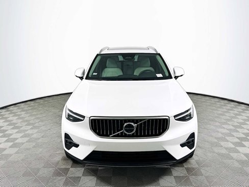 Used 2025 Volvo XC40 B5 Plus w/ Protection Package image 2