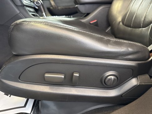 Used 2014 GMC Acadia SLT image 16
