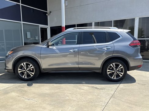 Used 2020 Nissan Rogue SV w/ Premium Package image 8