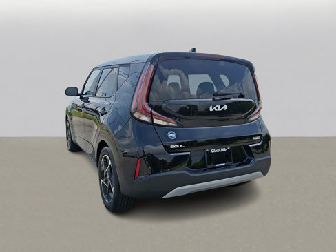 Used 2023 Kia Soul EX image 8