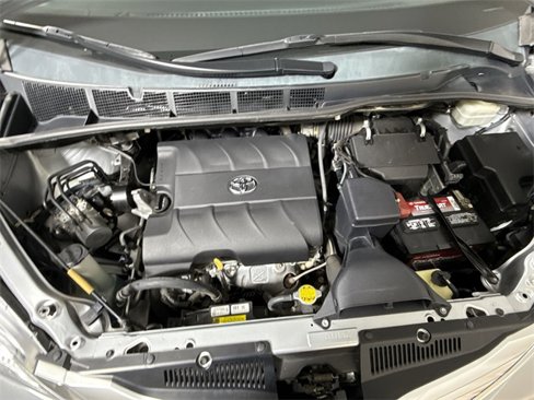 Used 2014 Toyota Sienna Limited image 27