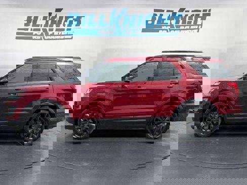 Used 2017 Ford Explorer XLT w/ Equipment Group 202A image 2