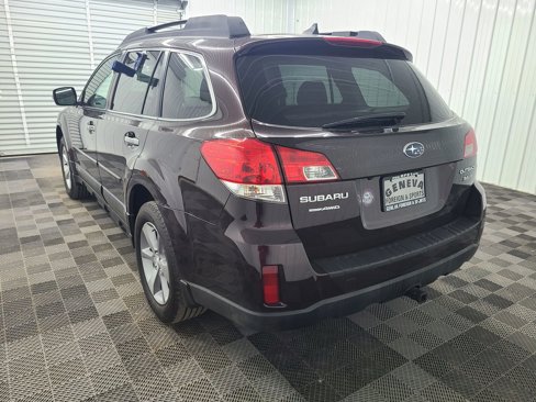Used 2013 Subaru Outback 3.6R Limited w/ Special Appearance Pkg image 10