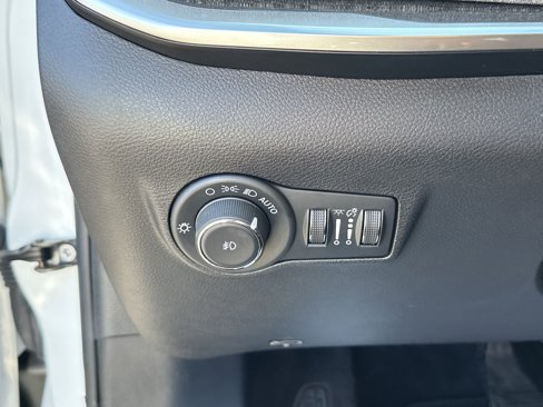 Used 2024 Jeep Compass Latitude image 16