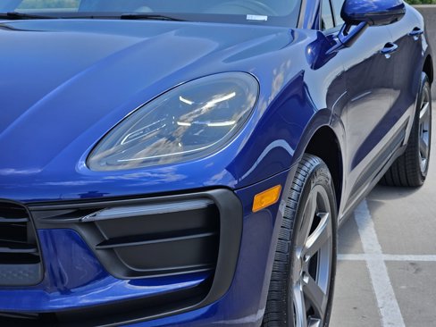 Certified 2024 Porsche Macan image 16