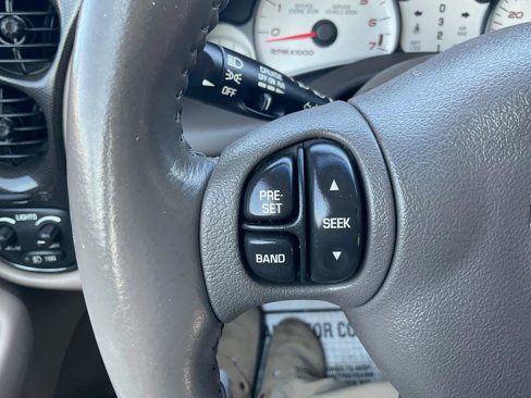 Used 2005 Pontiac Bonneville GXP image 30