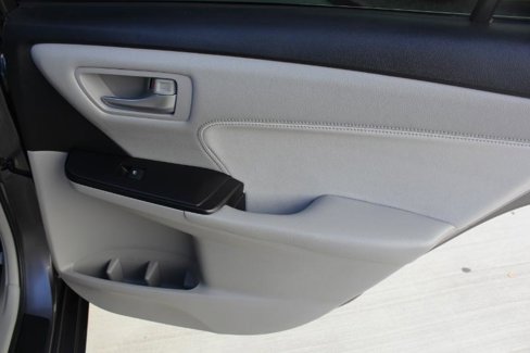 Used 2017 Toyota Camry XLE image 16