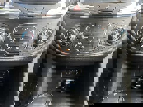 Used 2021 Chevrolet Equinox LT image 16