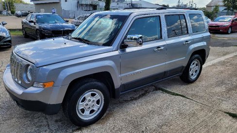 Used 2016 Jeep Patriot Sport w/ Power Value Group image 2