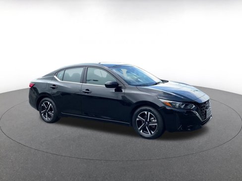 Used 2024 Nissan Sentra SV image 2