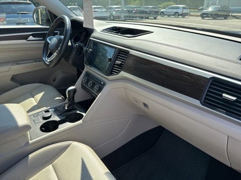 Certified 2021 Volkswagen Atlas SE w/ Panoramic Sunroof Package image 24