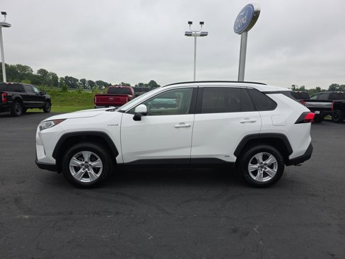 Used 2021 Toyota RAV4 XLE image 2